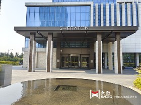 西安高新喜来登酒店两翼旋转门